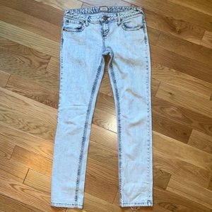 FREE PEOPLE LOW RISE LIGHT ACID WASH JEANS